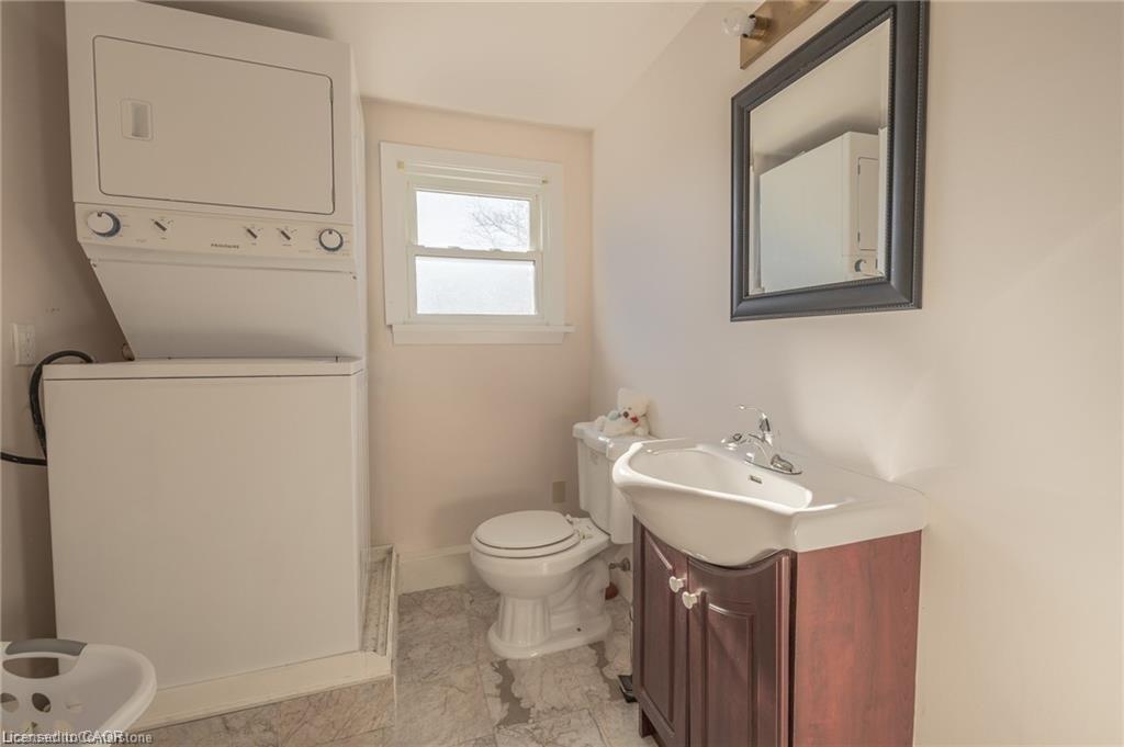 11 Belmont Avenue W, Kitchener, ON - Indoor