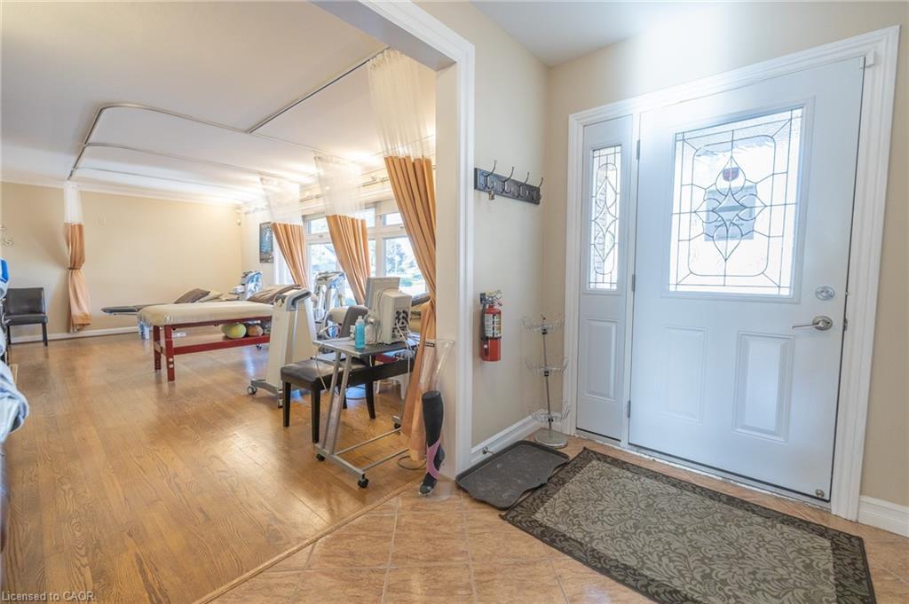 11 Belmont Avenue W, Kitchener, ON - Indoor Photo Showing Other Room