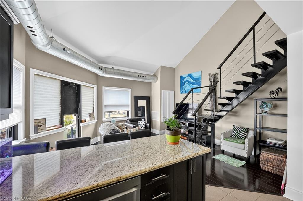 404-80 King William Street, Hamilton, ON - Indoor