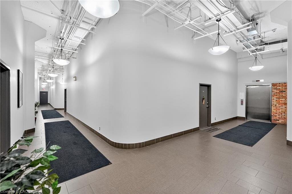 404-80 King William Street, Hamilton, ON - Indoor Photo Showing Other Room