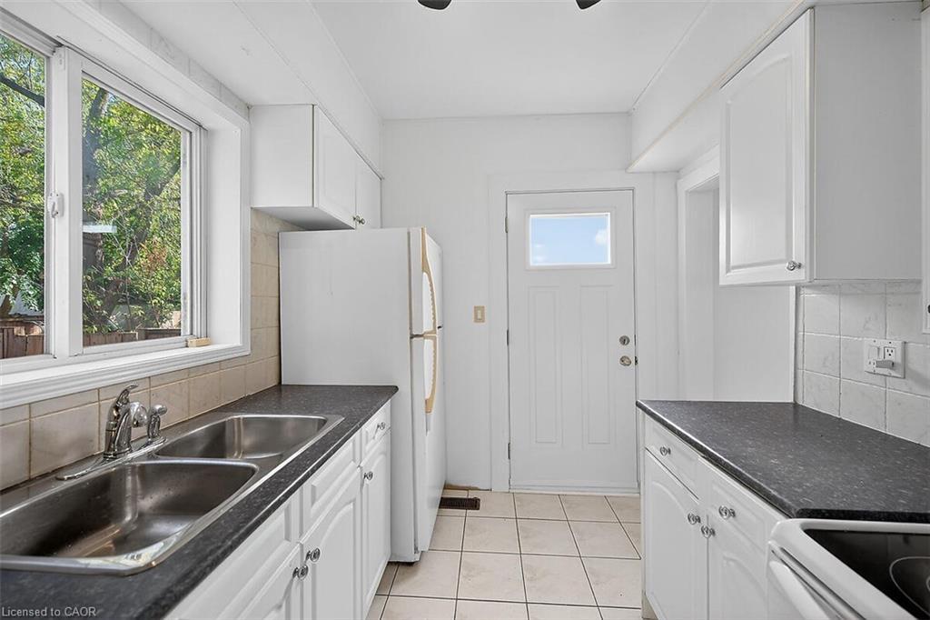 509 Colborne Street, Brantford, ON - Indoor Photo Showing Kitchen With Double Sink