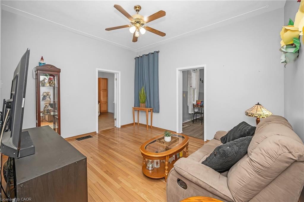 127 East Avenue N, Hamilton, ON - Indoor