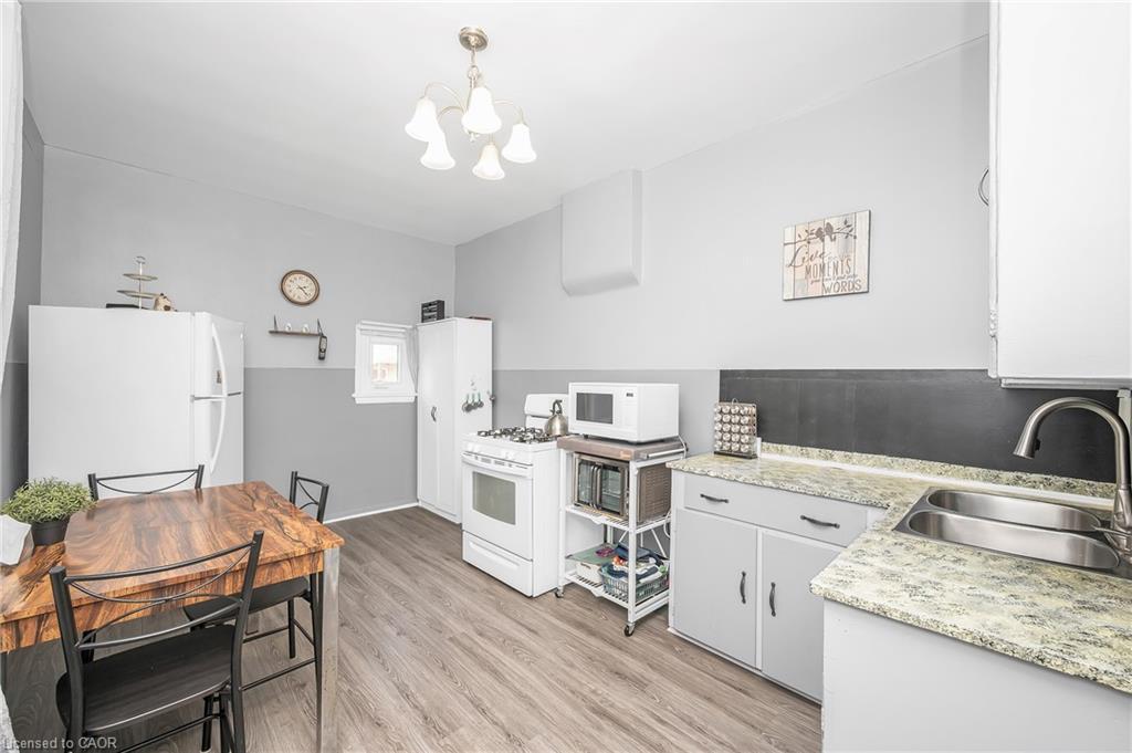 127 East Avenue N, Hamilton, ON - Indoor Photo Showing Kitchen With Double Sink