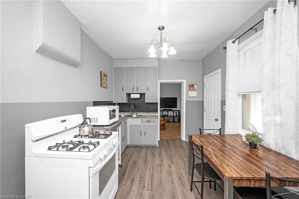 127 East Avenue N, Hamilton, ON - Indoor Photo Showing Dining Room