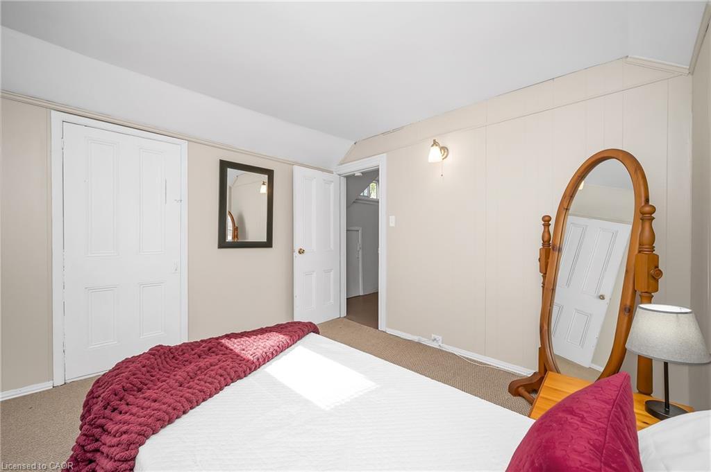 127 East Avenue N, Hamilton, ON - Indoor Photo Showing Bedroom