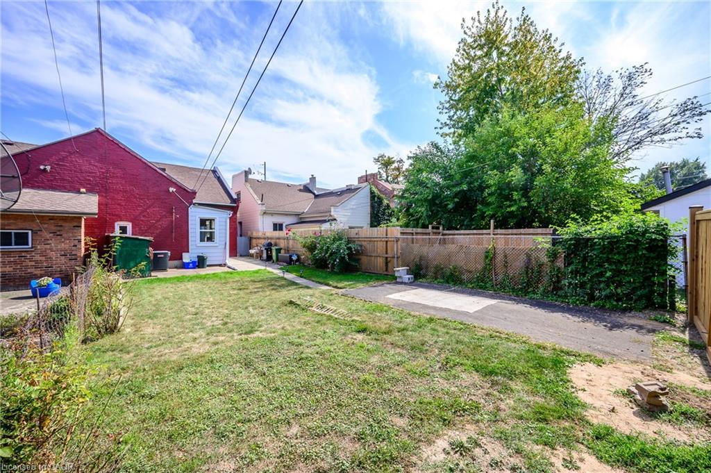 127 East Avenue N, Hamilton, ON - Outdoor