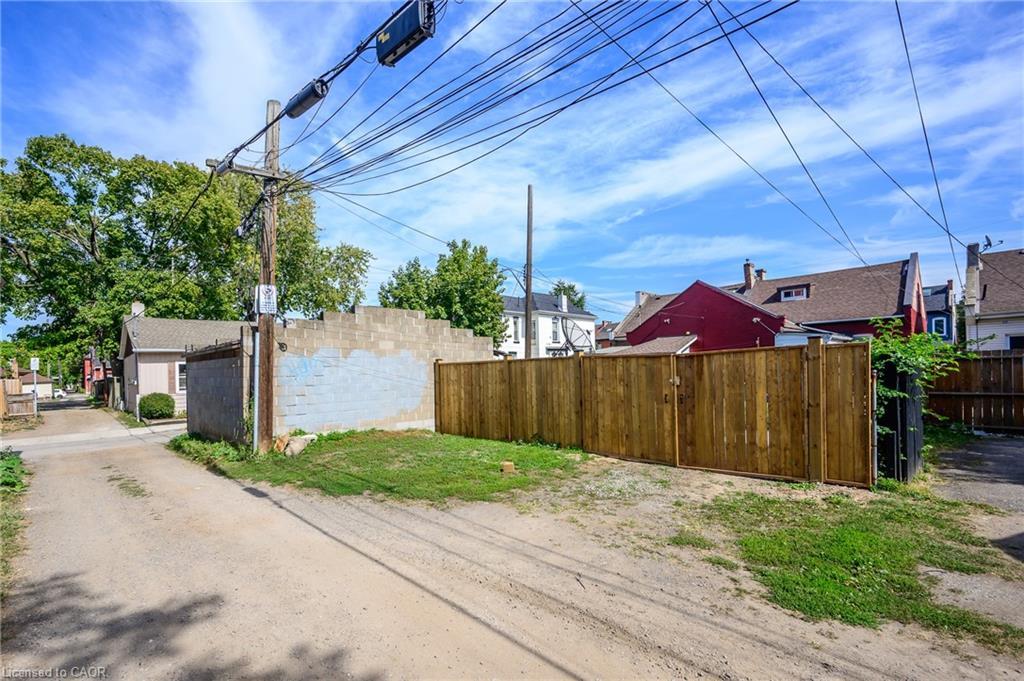 127 East Avenue N, Hamilton, ON - Outdoor