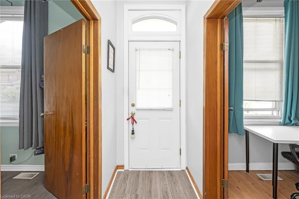 127 East Avenue N, Hamilton, ON - Indoor Photo Showing Other Room