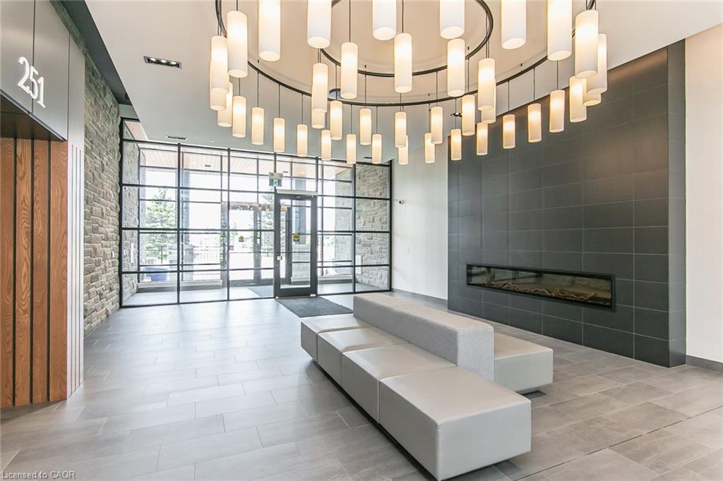 102-251 Northfield Drive E, Waterloo, ON - Indoor Photo Showing Other Room