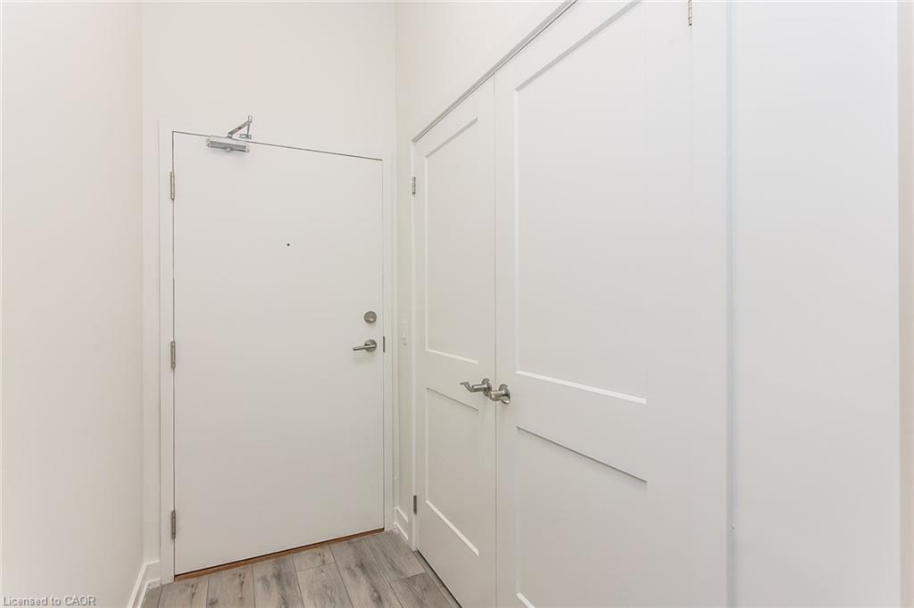 102-251 Northfield Drive E, Waterloo, ON - Indoor Photo Showing Other Room