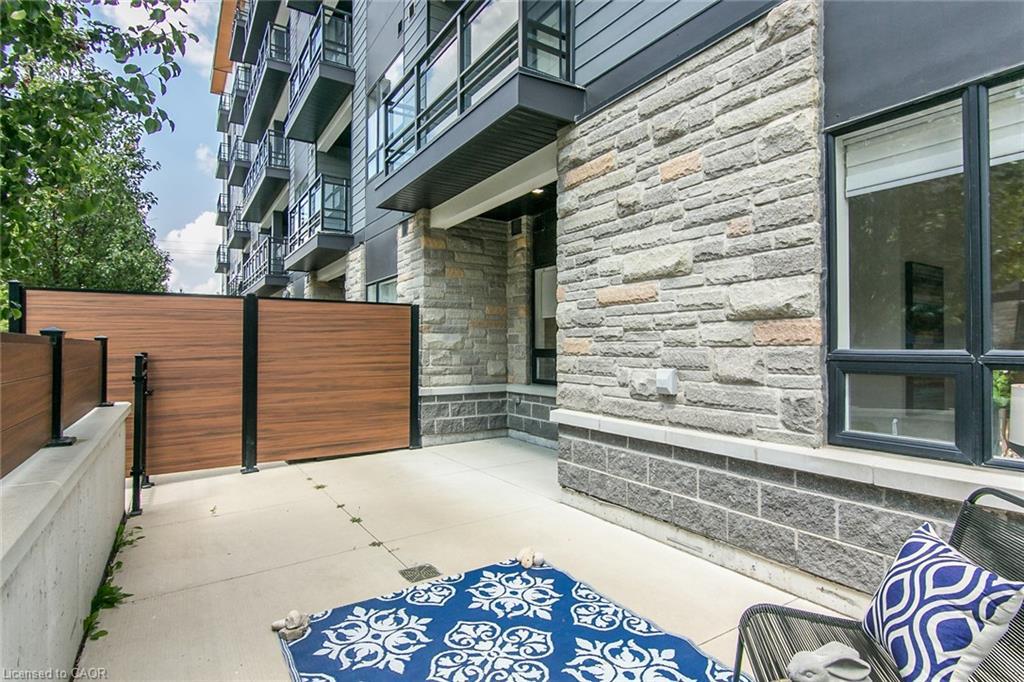 102-251 Northfield Drive E, Waterloo, ON - Outdoor