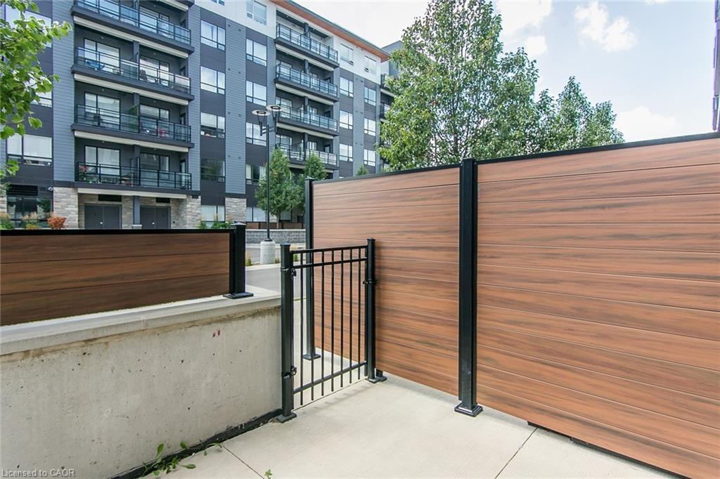 102-251 Northfield Drive E, Waterloo, ON - Outdoor