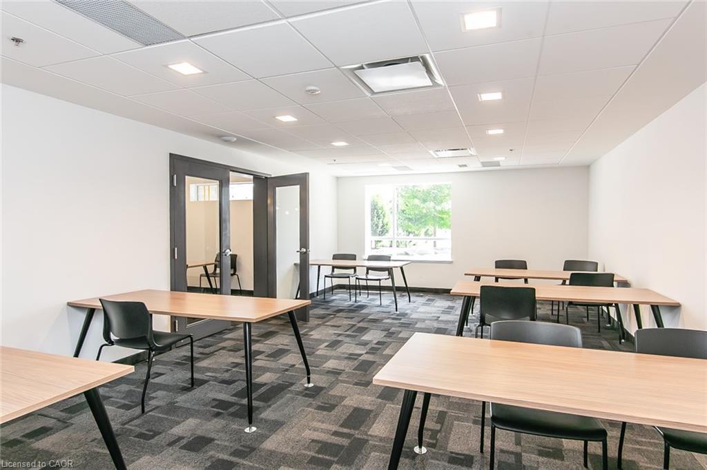 102-251 Northfield Drive E, Waterloo, ON - Indoor