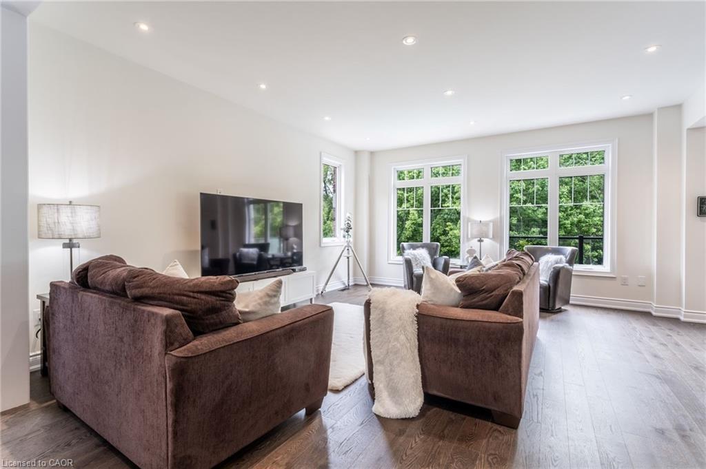 64 Elysian Fields Circle, Brampton, ON - Indoor Photo Showing Living Room