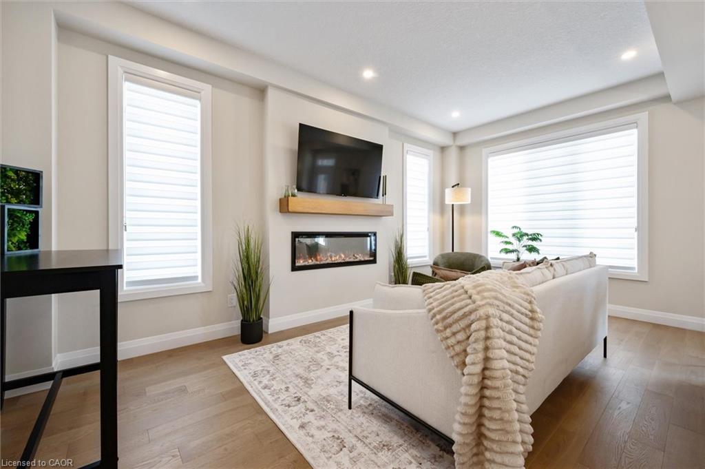 127 Catherine Street, New Hamburg, ON - Indoor Photo Showing Living Room With Fireplace