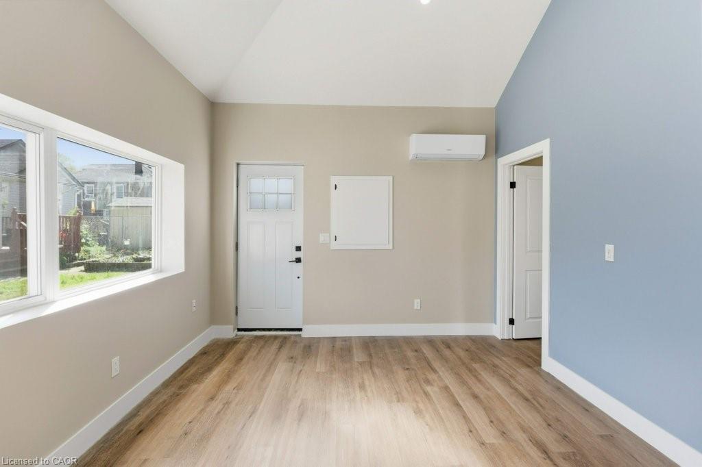 111 Mcalpine Avenue S, Welland, ON