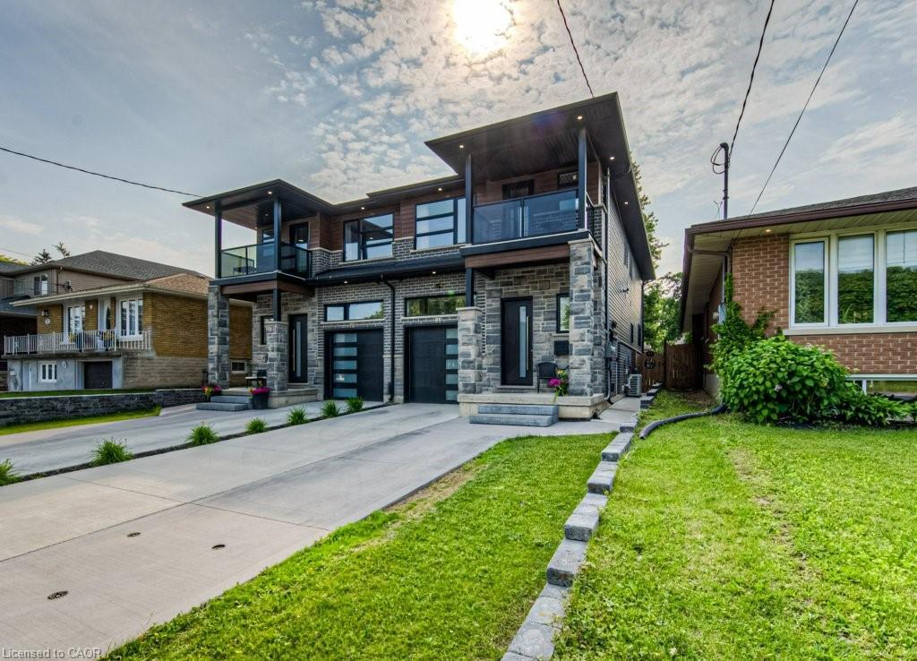 81 Fifth Avenue, Kitchener, ON - Outdoor With Balcony With Facade