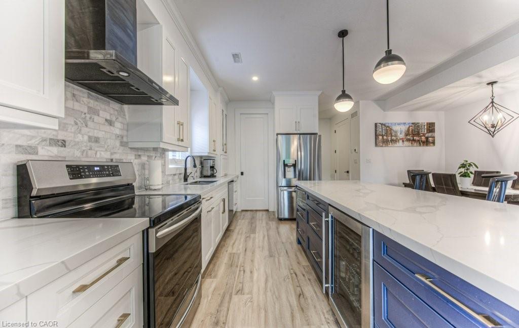 81 Fifth Avenue, Kitchener, ON - Indoor Photo Showing Kitchen With Stainless Steel Kitchen With Upgraded Kitchen