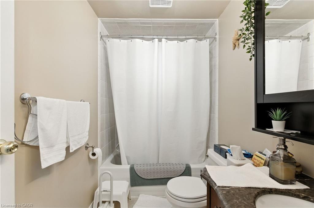 73-145 Rice Avenue, Hamilton, ON - Indoor Photo Showing Bathroom