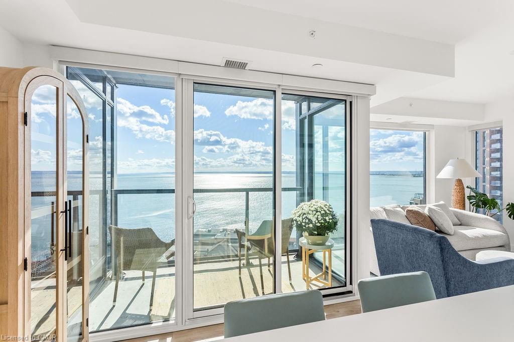 1207-370 Martha Street, Burlington, ON - Indoor