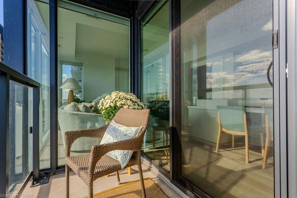 1207-370 Martha Street, Burlington, ON - With Exterior