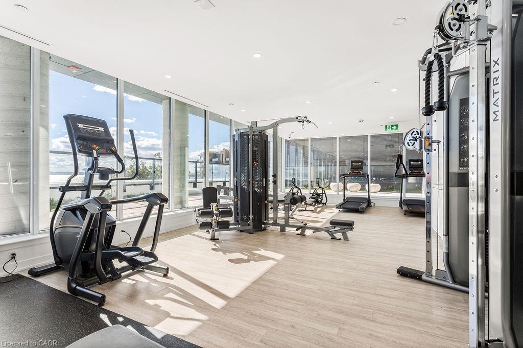 1207-370 Martha Street, Burlington, ON - Indoor Photo Showing Gym Room