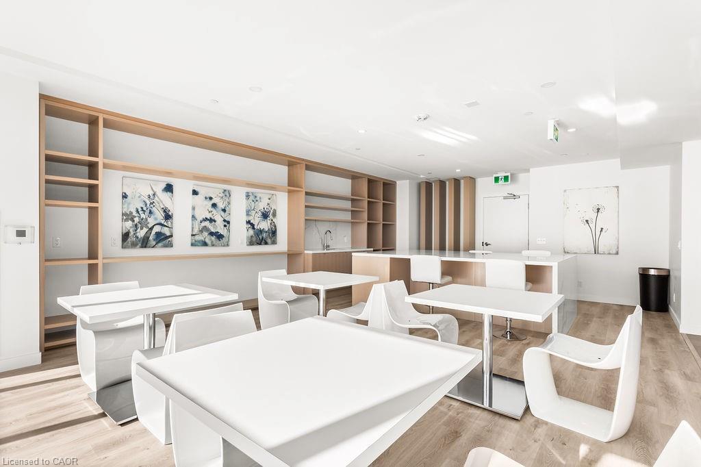 1207-370 Martha Street, Burlington, ON - Indoor