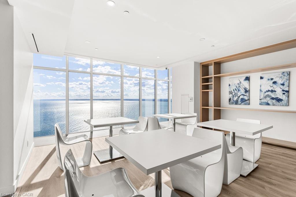 1207-370 Martha Street, Burlington, ON - Indoor Photo Showing Other Room