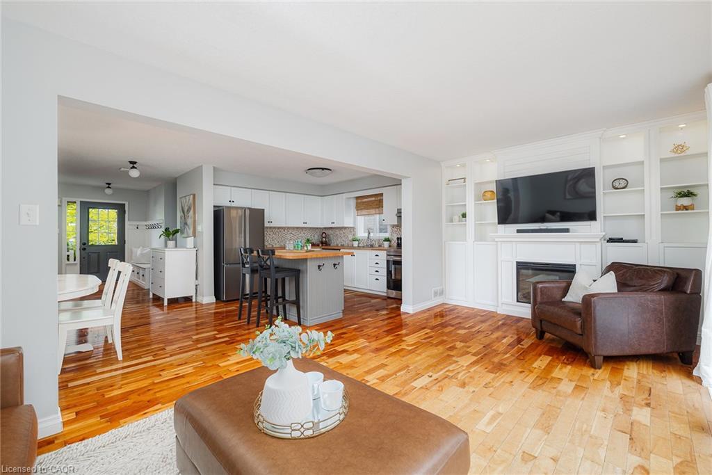 508 Brookmill Crescent, Waterloo, ON - Indoor Photo Showing Living Room