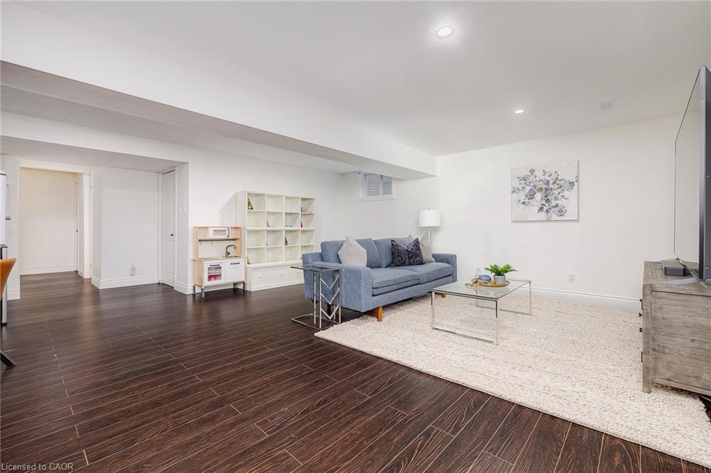 508 Brookmill Crescent, Waterloo, ON - Indoor Photo Showing Living Room