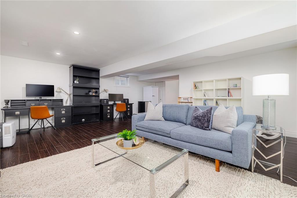 508 Brookmill Crescent, Waterloo, ON - Indoor Photo Showing Living Room