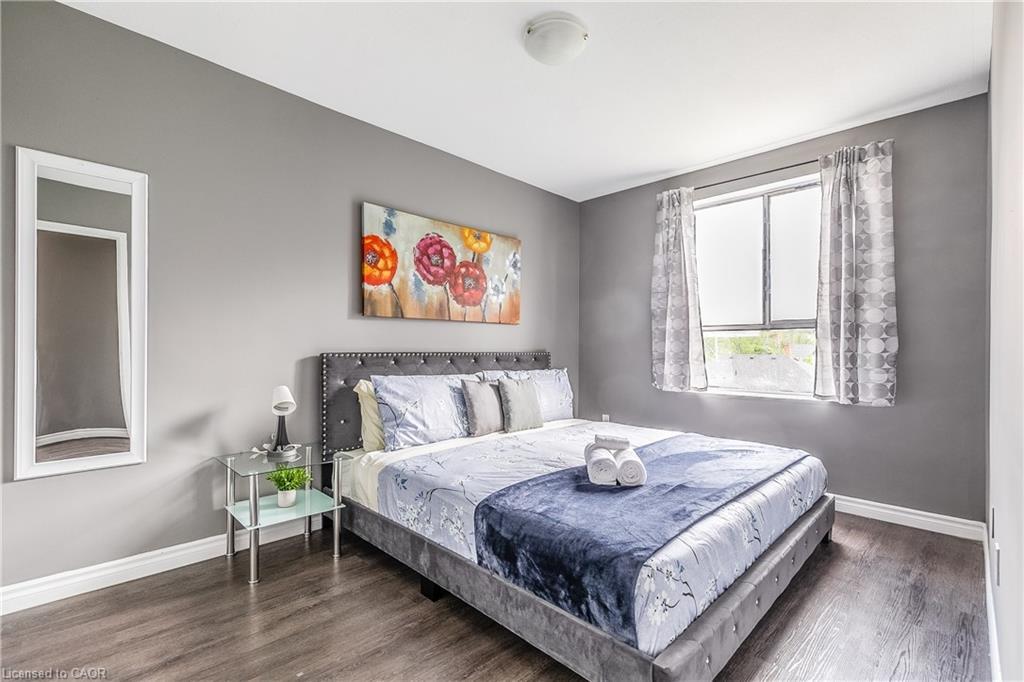 41-2322 King Street E, Hamilton, ON - Indoor Photo Showing Bedroom