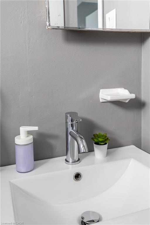 41-2322 King Street E, Hamilton, ON - Indoor Photo Showing Bathroom