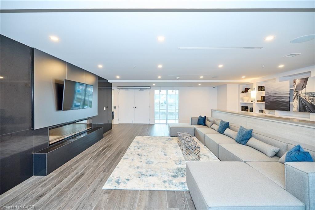 439-16 Concord Place, Grimsby, ON - Indoor