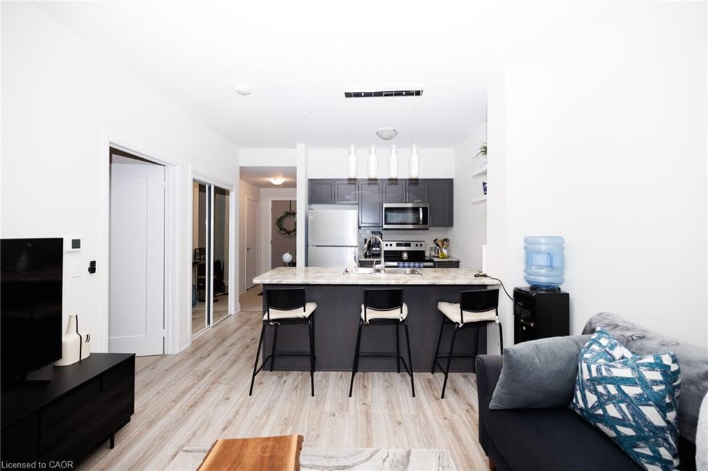 439-16 Concord Place, Grimsby, ON - Indoor