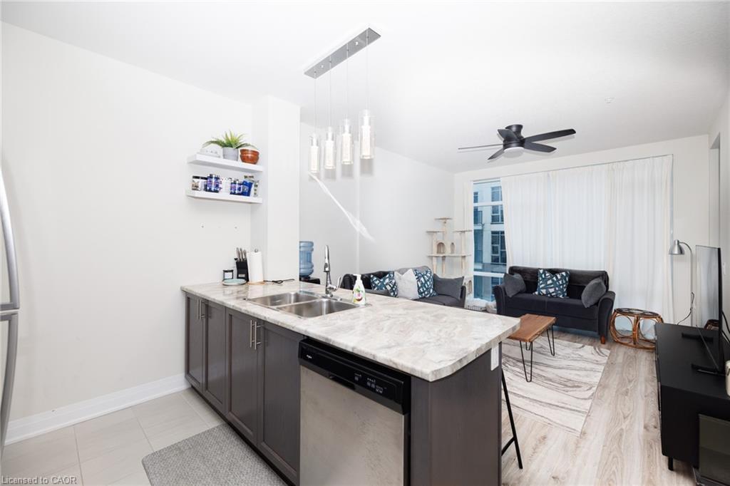 439-16 Concord Place, Grimsby, ON - Indoor Photo Showing Kitchen With Double Sink