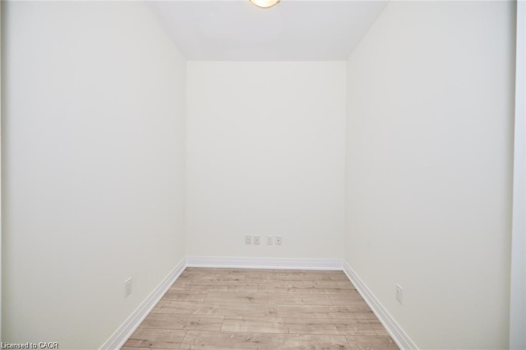 439-16 Concord Place, Grimsby, ON - Indoor Photo Showing Other Room