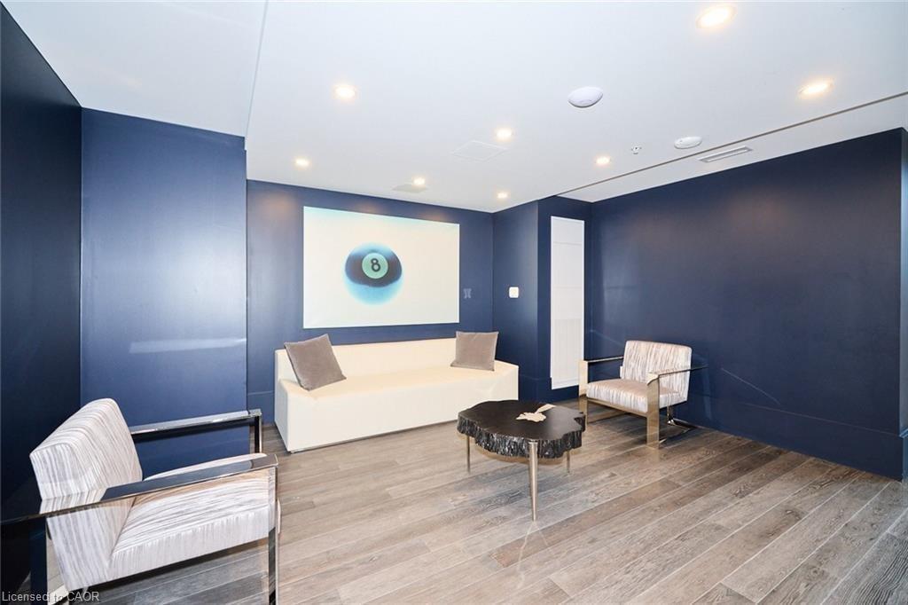 439-16 Concord Place, Grimsby, ON - Indoor Photo Showing Other Room