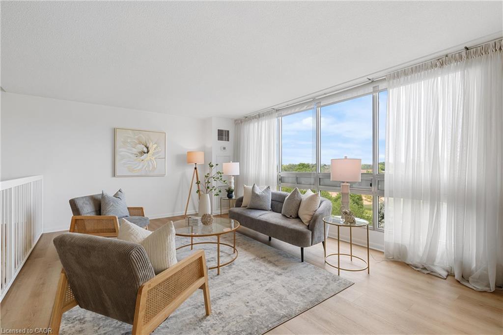 604-2185 Marine Drive, Oakville, ON - Indoor Photo Showing Living Room