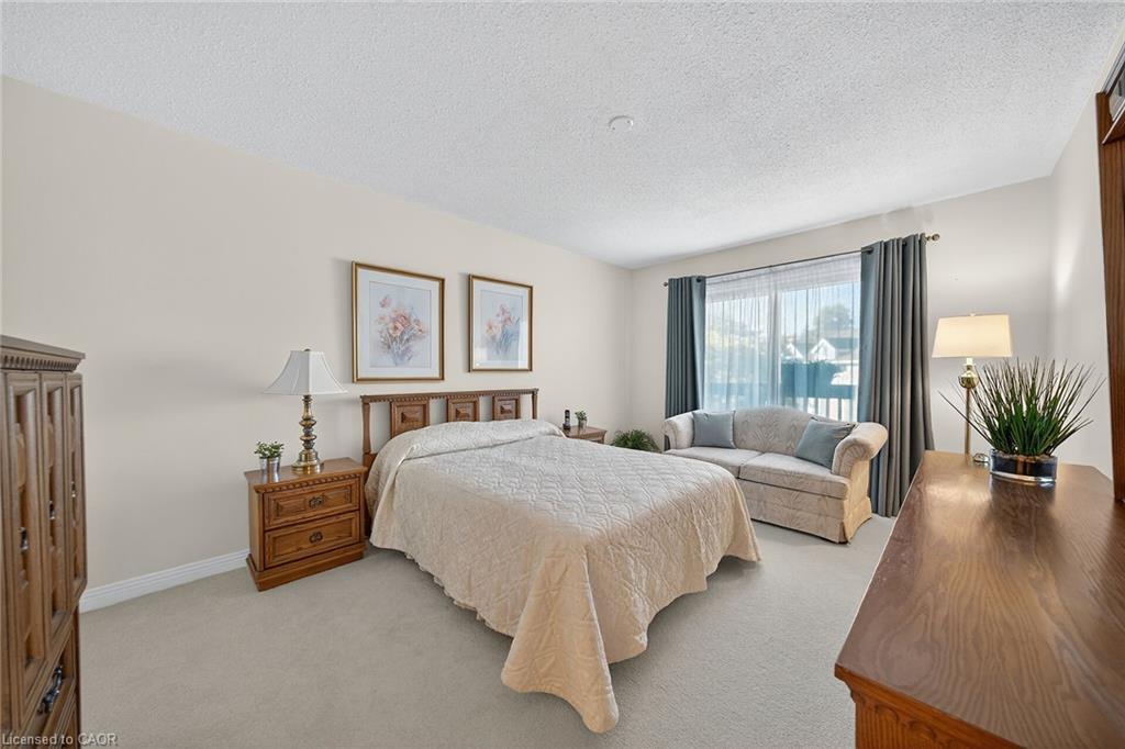 301-1210 Thorpe Road, Burlington, ON - Indoor Photo Showing Bedroom