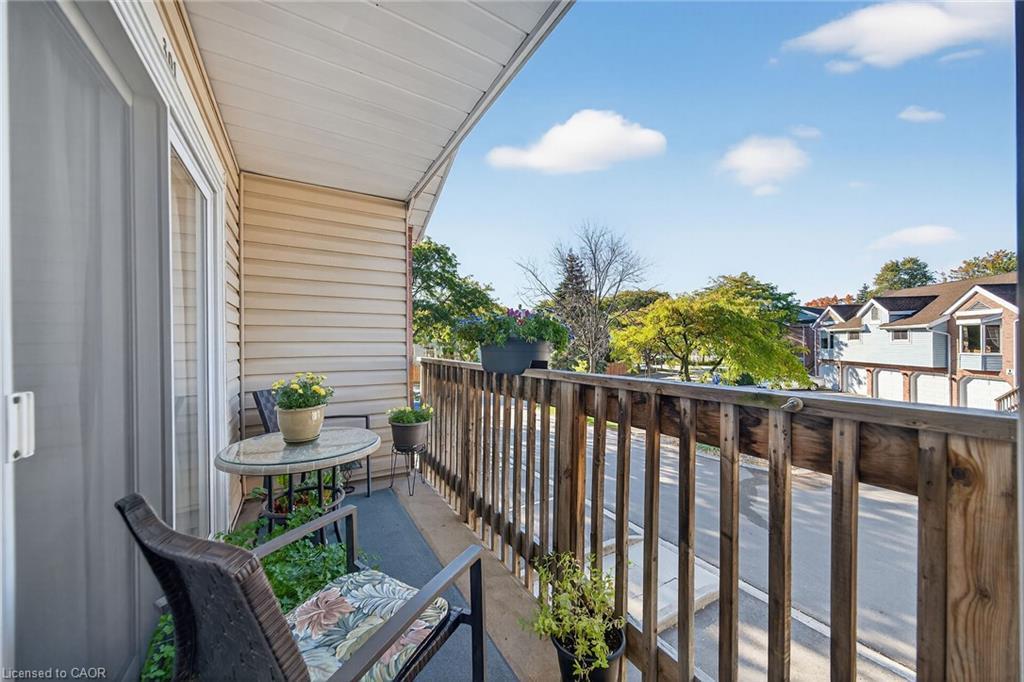 301-1210 Thorpe Road, Burlington, ON - Outdoor With Balcony With Exterior