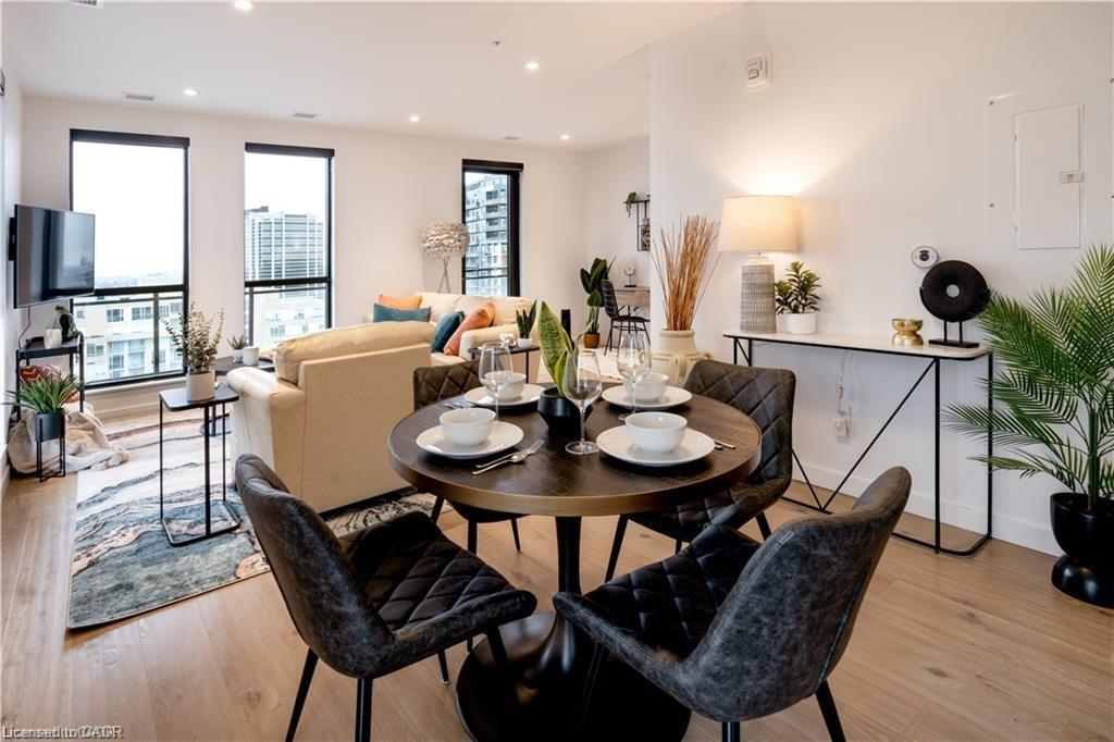 1814-181 King Street S, Waterloo, ON - Indoor Photo Showing Dining Room