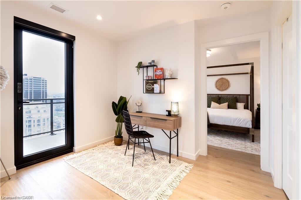 1814-181 King Street S, Waterloo, ON - Indoor