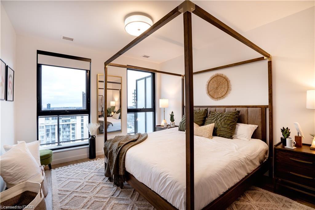 1814-181 King Street S, Waterloo, ON - Indoor Photo Showing Bedroom