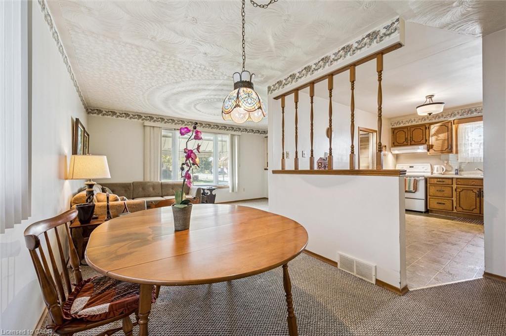 162 The Country Way, Kitchener, ON - Indoor Photo Showing Dining Room