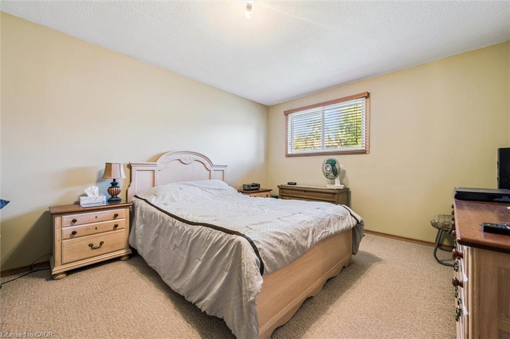 162 The Country Way, Kitchener, ON - Indoor Photo Showing Bedroom