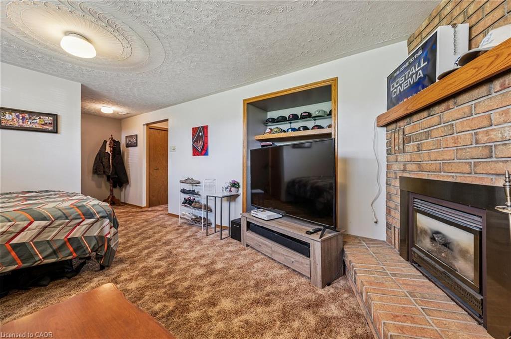 162 The Country Way, Kitchener, ON - Indoor With Fireplace