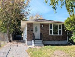 4933 Kentucky Court Niagara Falls, ON L2H 1W1