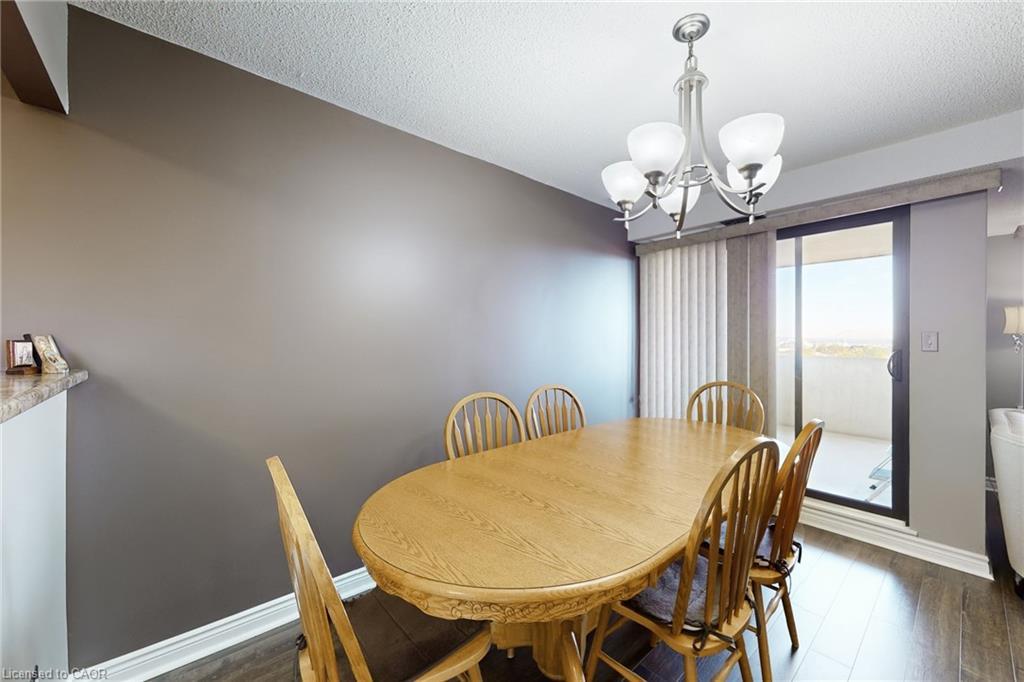 1002-432 Main Street, Hamilton, ON - Indoor Photo Showing Dining Room