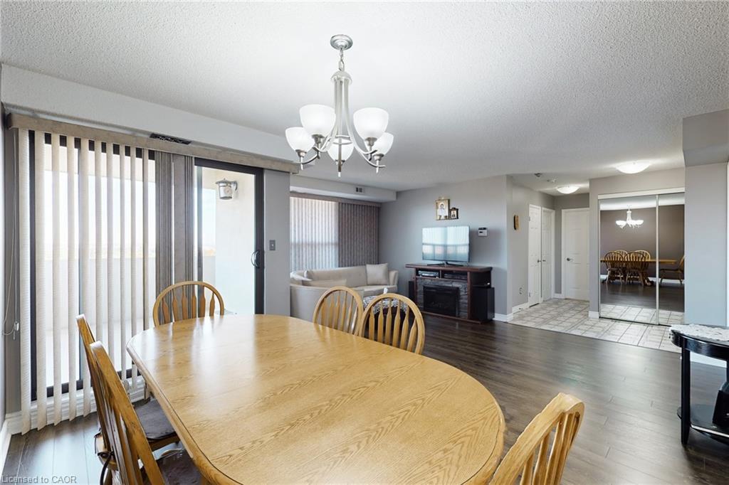 1002-432 Main Street, Hamilton, ON - Indoor Photo Showing Dining Room